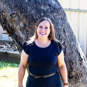 Meet your Posher, Elana